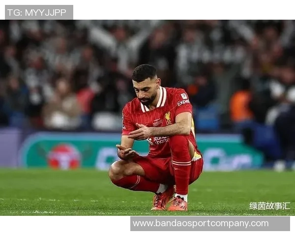 评论员建议萨拉赫提升防守能力以保持首发位置